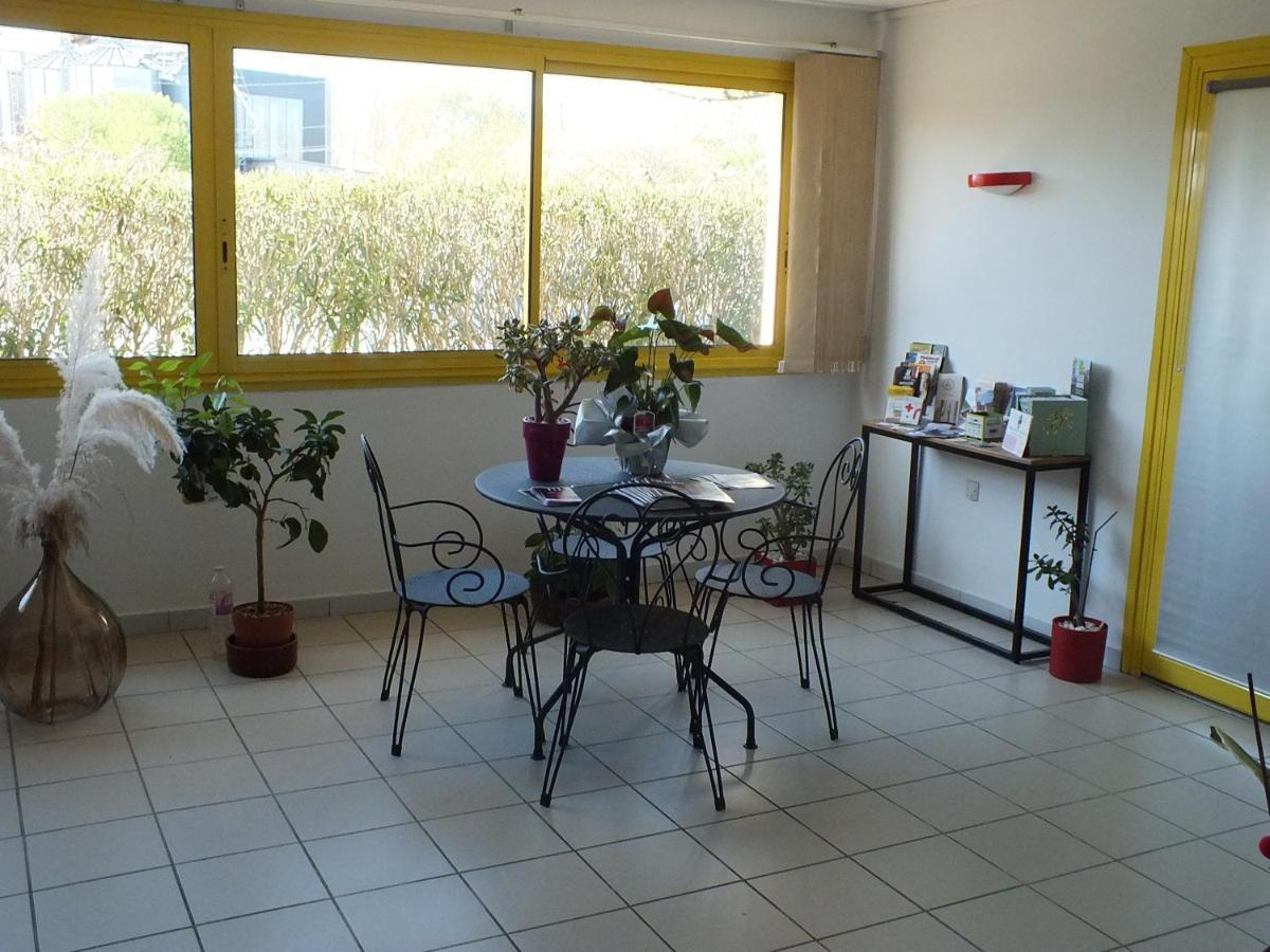 Logis Hotel Restaurant Le Clos Saint Loup Bram Buitenkant foto