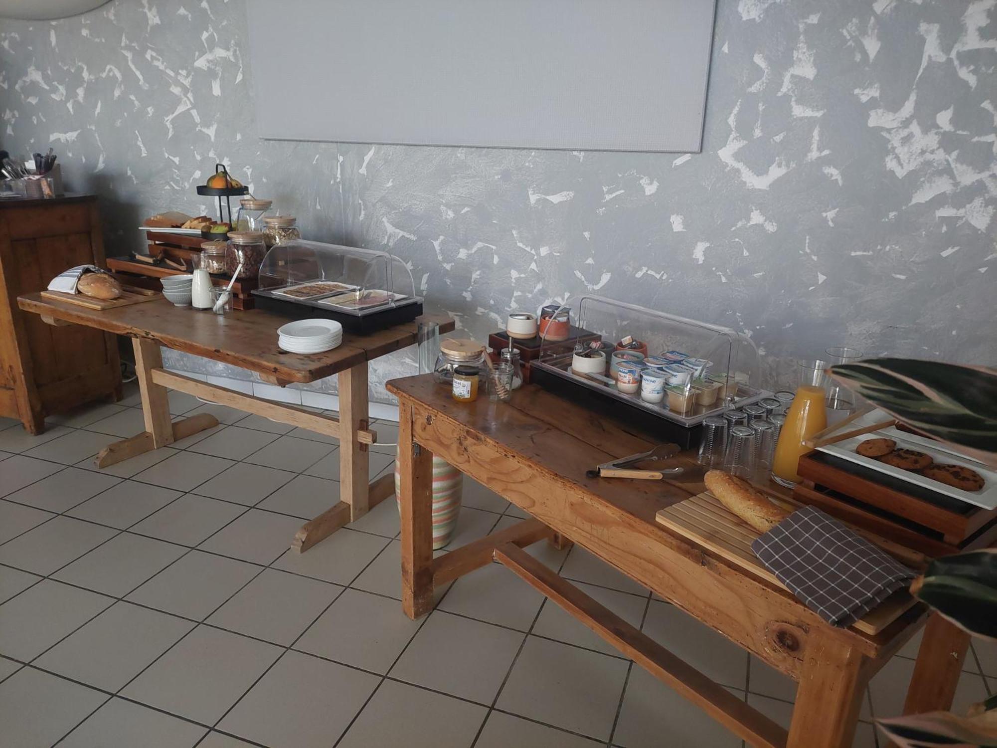 Logis Hotel Restaurant Le Clos Saint Loup Bram Buitenkant foto
