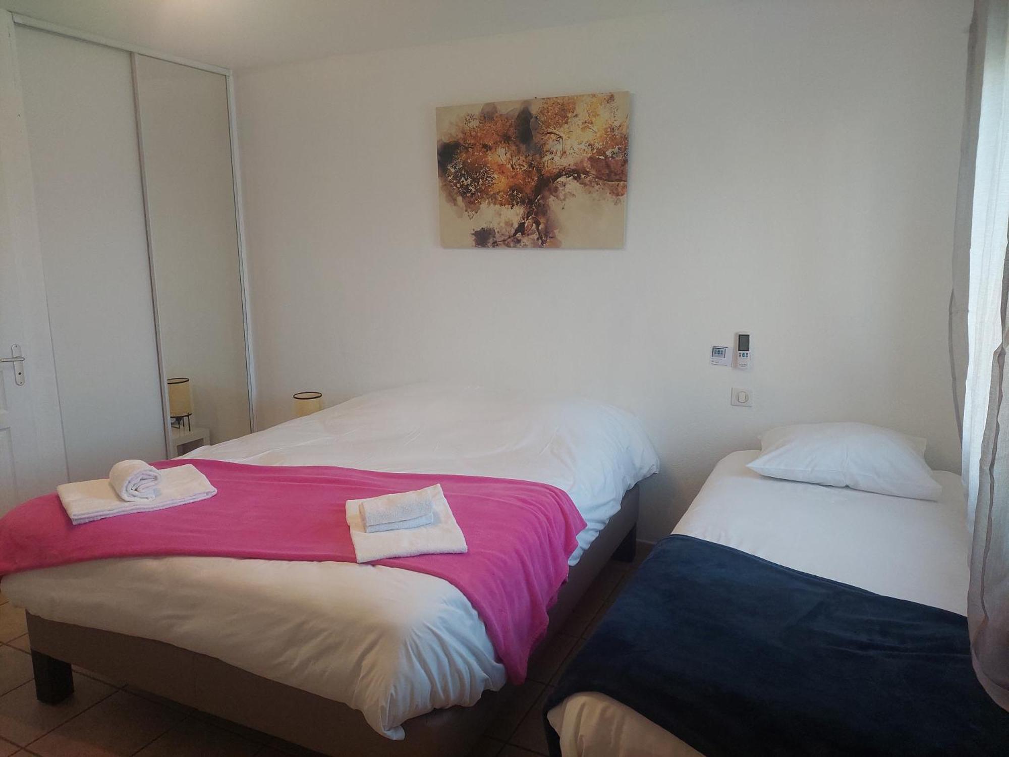Logis Hotel Restaurant Le Clos Saint Loup Bram Buitenkant foto